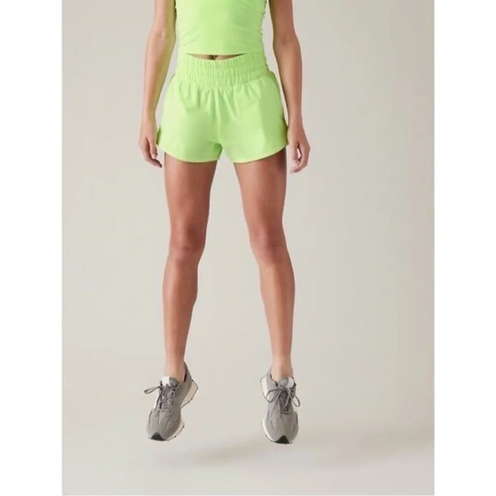 Athleta Girl All star 2.5” Shorts Light Green Girls’ Large 12